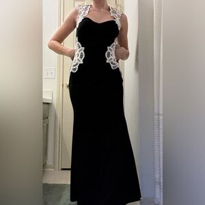 VENUS Black Maxi Dress with White Lace Details